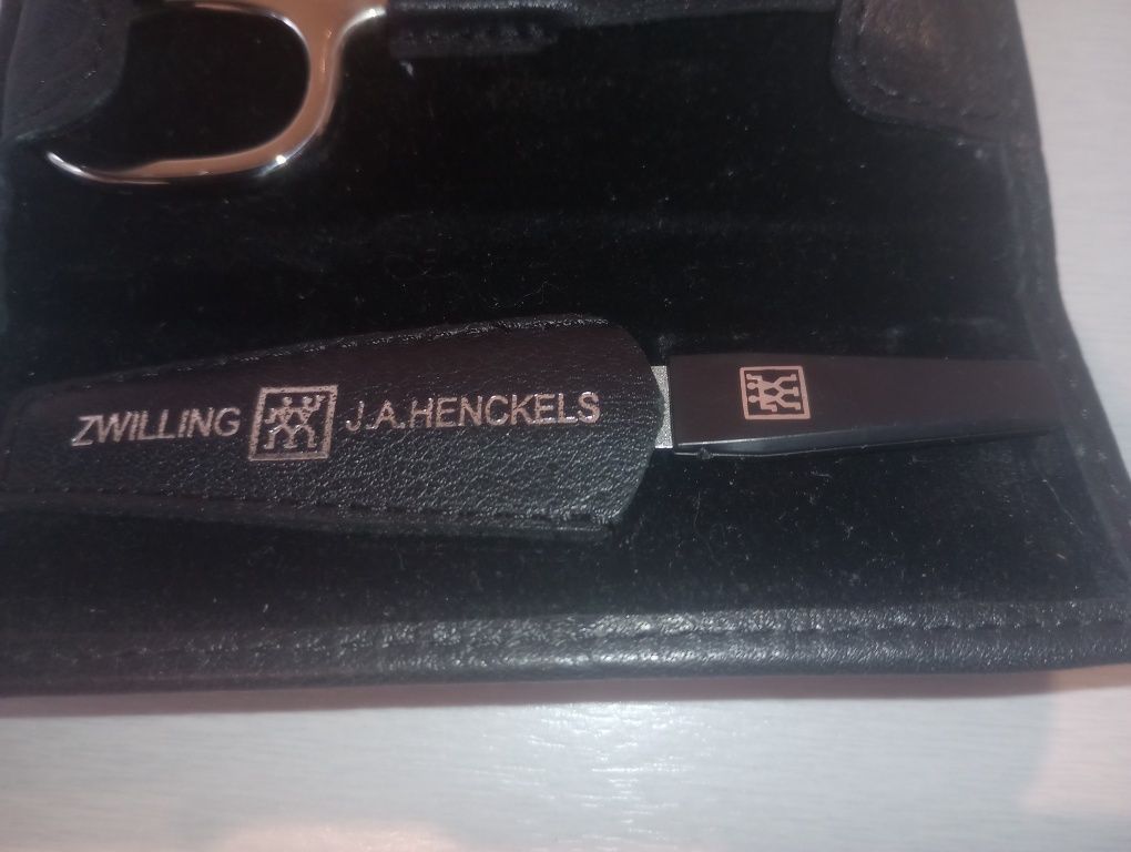 NOWY przybornik do pielegnacji paznokci firmy ZWILLING J.A. HENCKLES