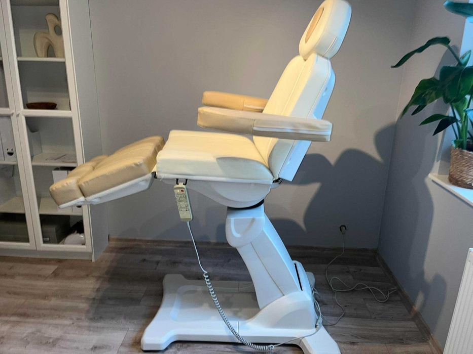 Fotel kosmetyczny elektryczny Azzurro 869AS - idealny stan