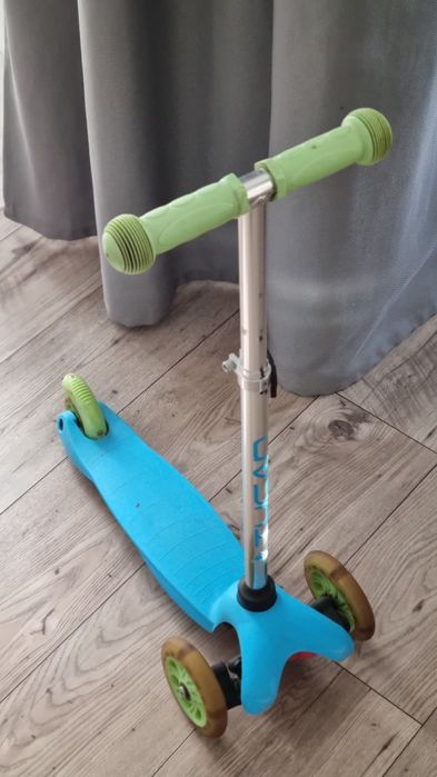 Hulajnoga 3 kołowa. Świecące kółka.