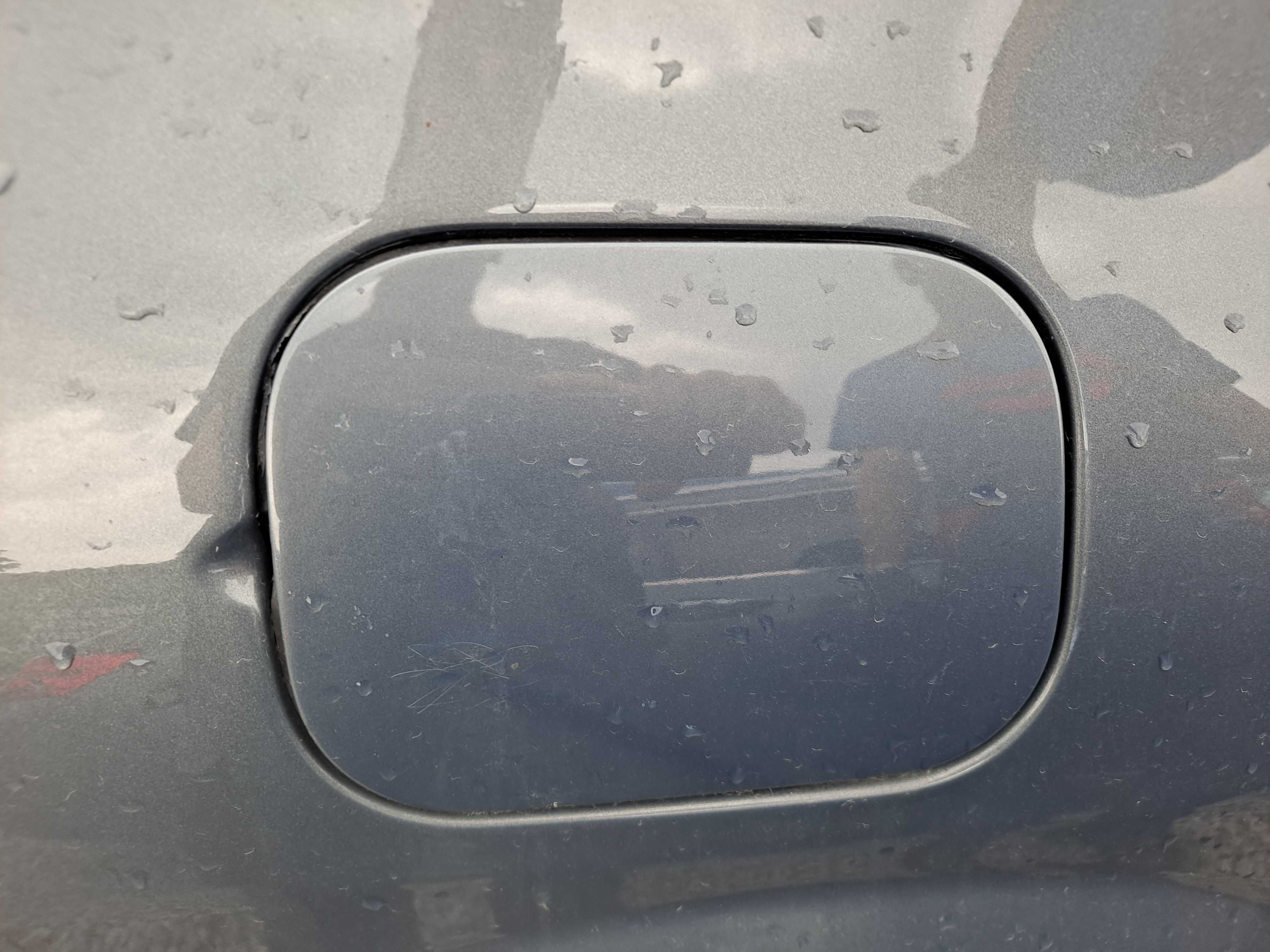 Renault Megane II sedan lift Klapka Wlewu paliwa TE266