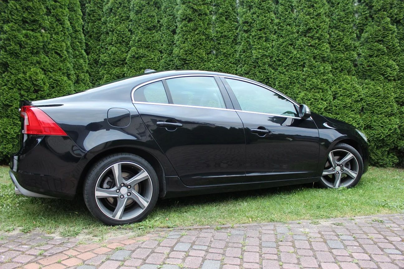 Volvo S60 R Design 1.6 Turbo benzyna T4 moc 180 KM