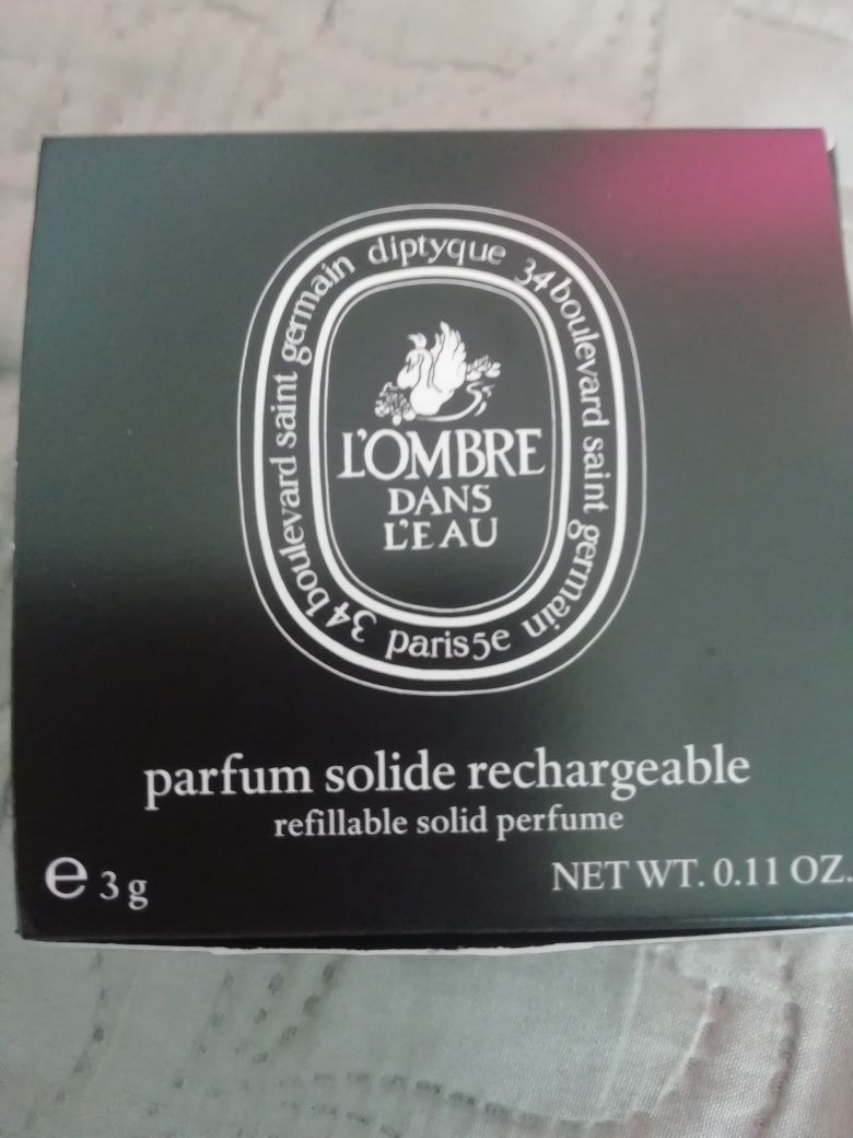 Parfum lombre dans le au