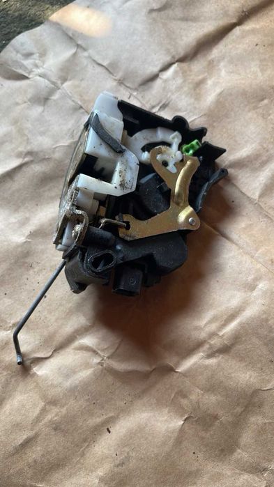 Дверні замки ручки лансер 9