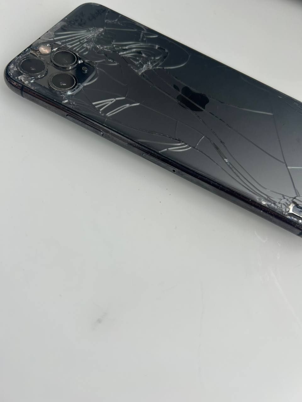 Iphone 11 pro max icloud lock