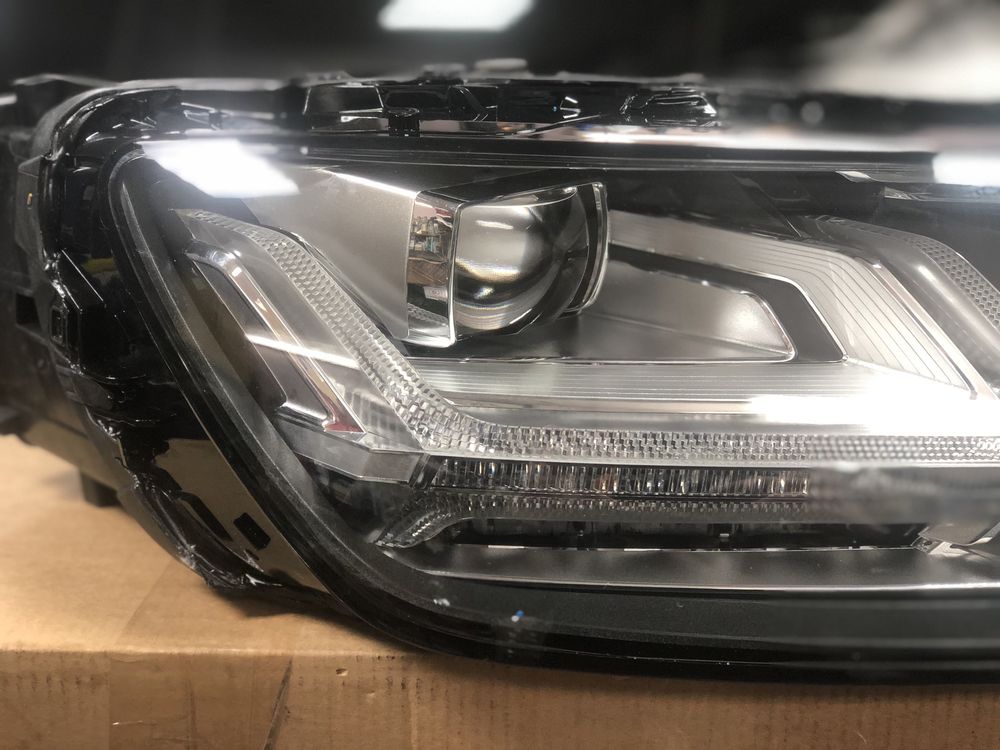 Правая фара Audi Q7 led matrix