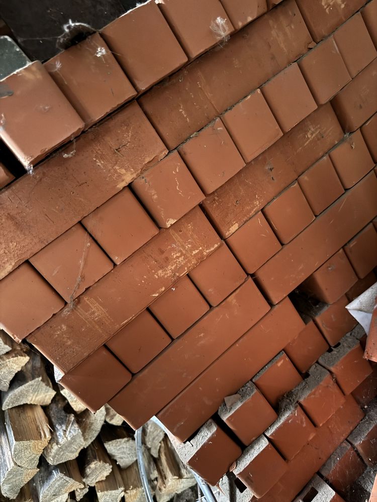 Продам червону  облицювальну (фасадну) цеглу