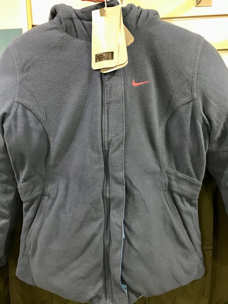 Куртка на девочку Nike