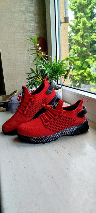 Adidasy męskie sportowe Nowe czerwono czarne roz 42 dł wkładki 27 cm