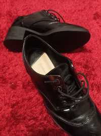 Sapatos pretos Stradivarius