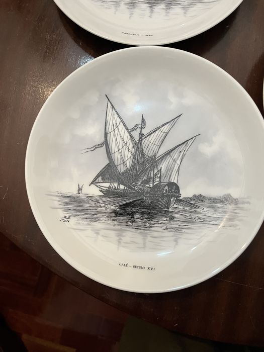 Conjunto de pratos e copos “barcos”