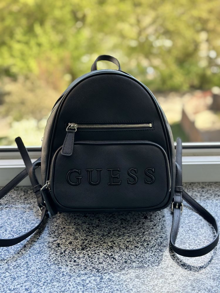 Новый рюкзак сумка , спортивный костюм Guess , оригинал