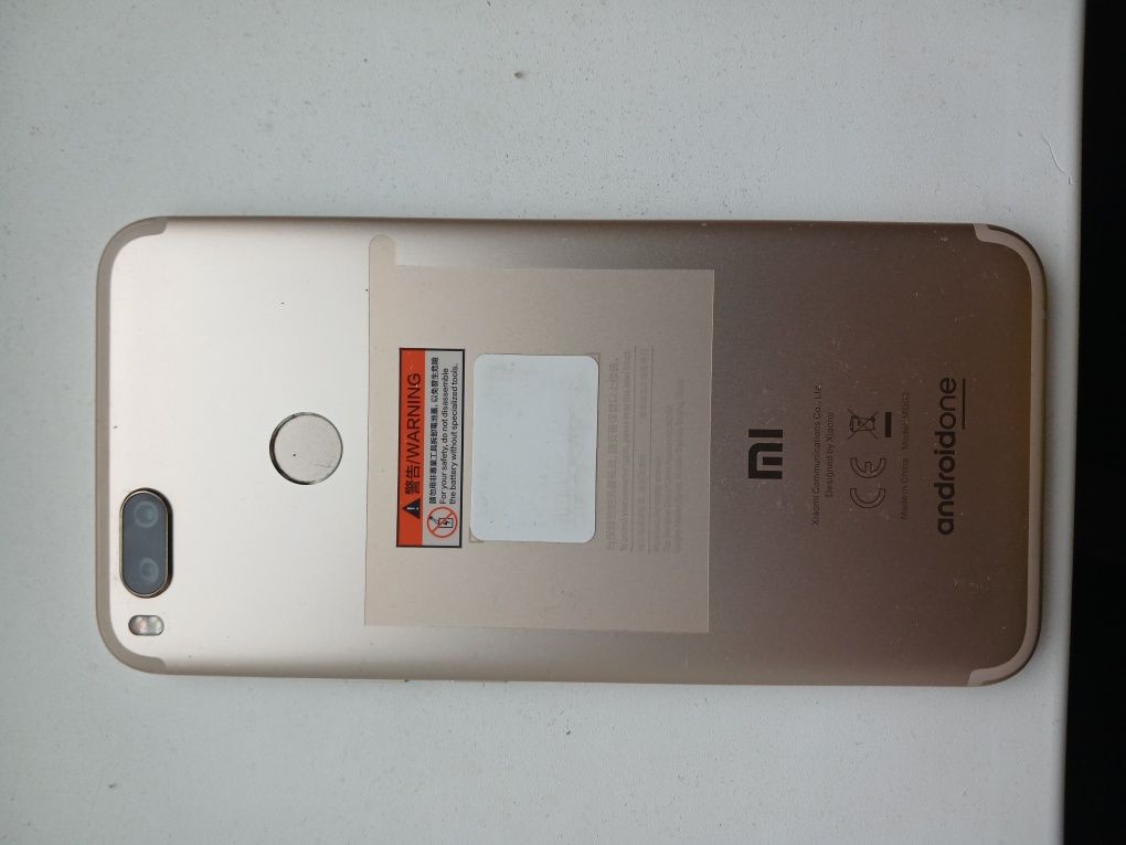 Телефон Xiaomi MI A1