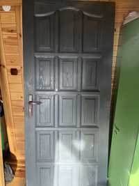 Drzwi wewnętrzne drewniane sosna z futryna 80 prawe