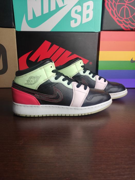 Buty Nike Air Jordan 1 Mid Se 37.5 EU  23.5 cm Glow in the dark  aj1 j