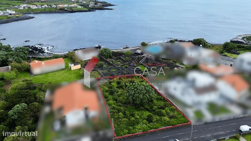 Terreno com Vista Mar na Freguesia de Porto Martins!