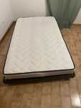 Cama de casal com estrado + colchão duplo com capa de união