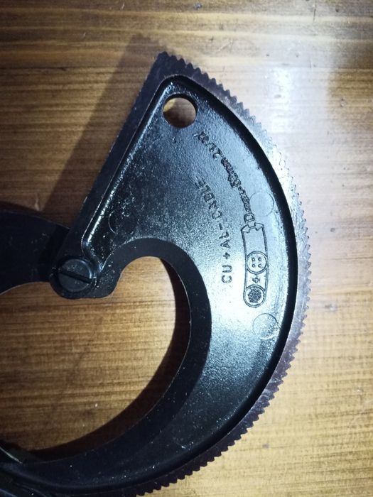 Продам кабелерез 1000V GEDORE V8091-500, новий