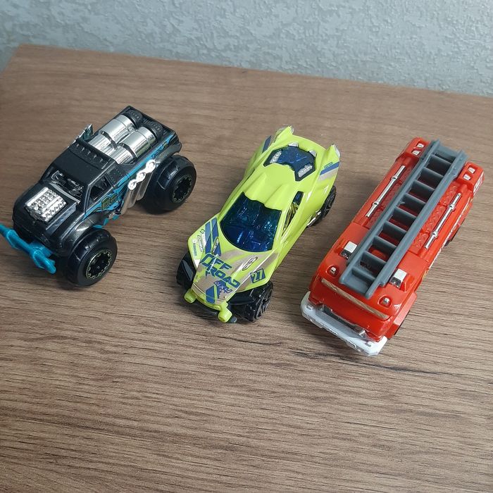 Машинки Hot Wheels
