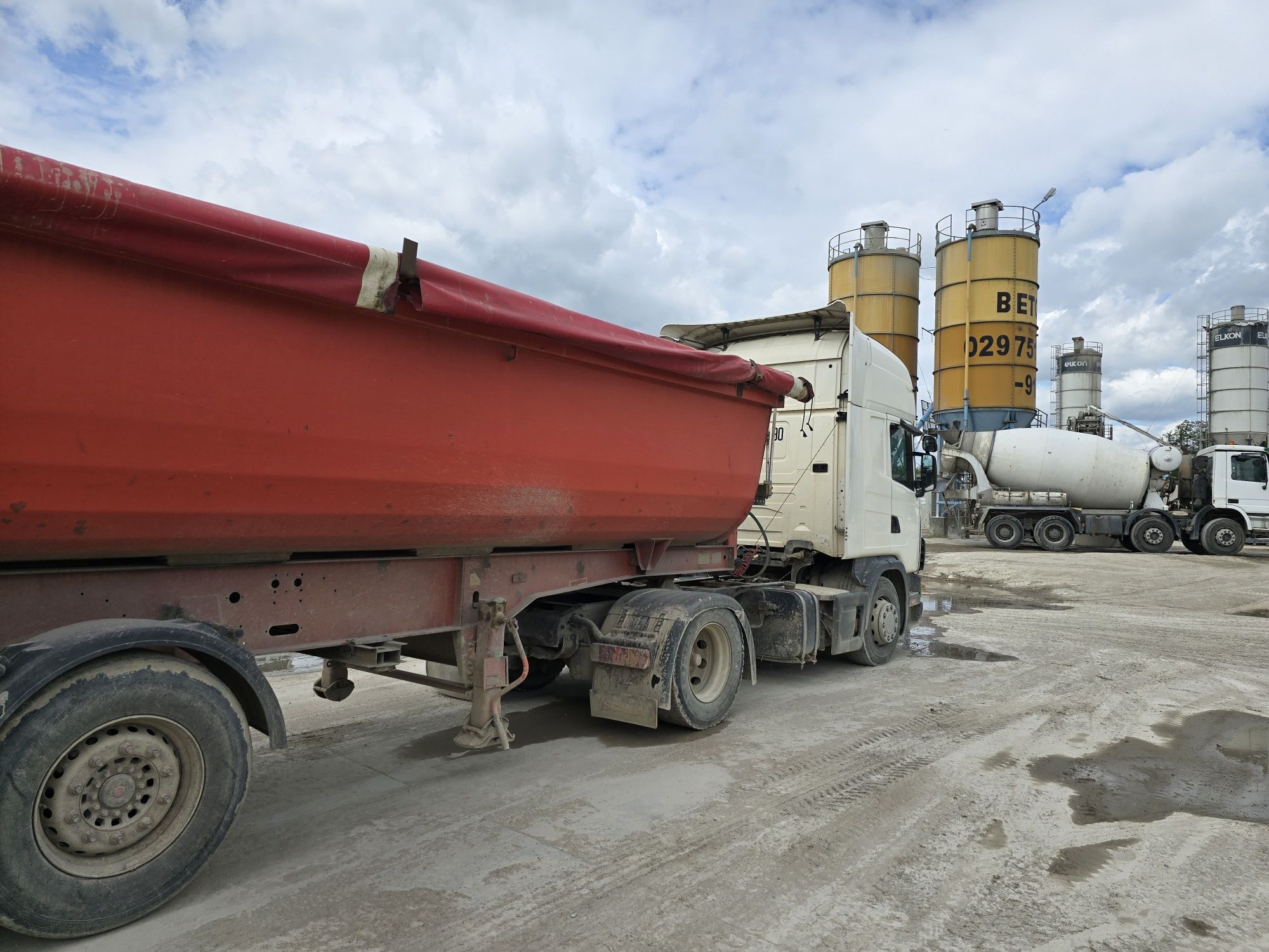 Naczepa wywrotka Schmitz 28m3