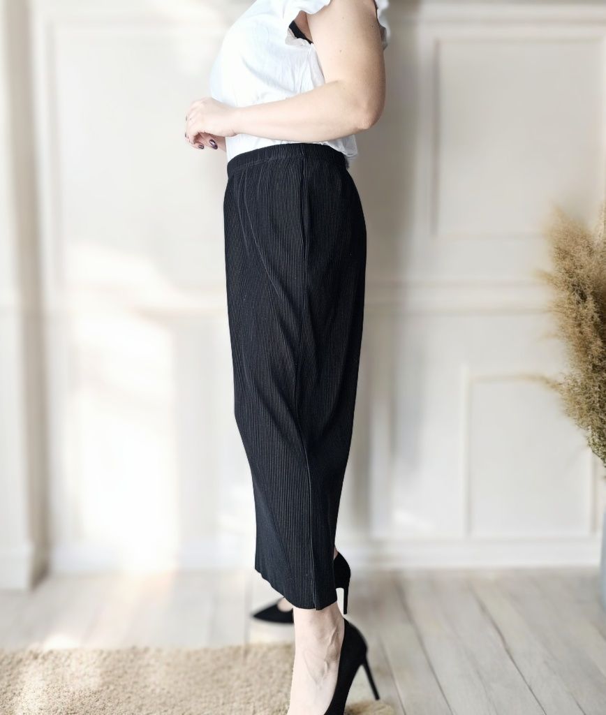 Spodnie uniqlo czarne kuloty prążek prążkowane 7/8 na gumce plus size