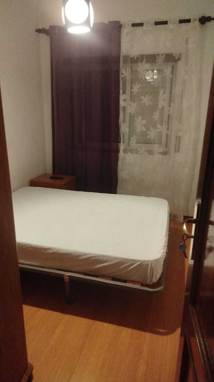 Aluga-se quarto no Montijo