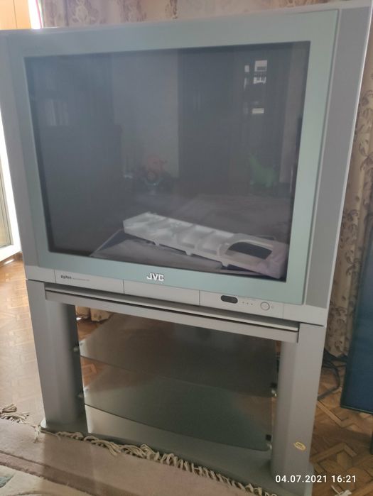 Продам телевизор JVC HV-34LPZ  вместе с тумбой