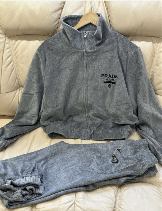 Велюровий костюм Prada Прада розмір M