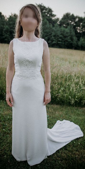 Piękna prosta suknia ślubna - rozmiar 36