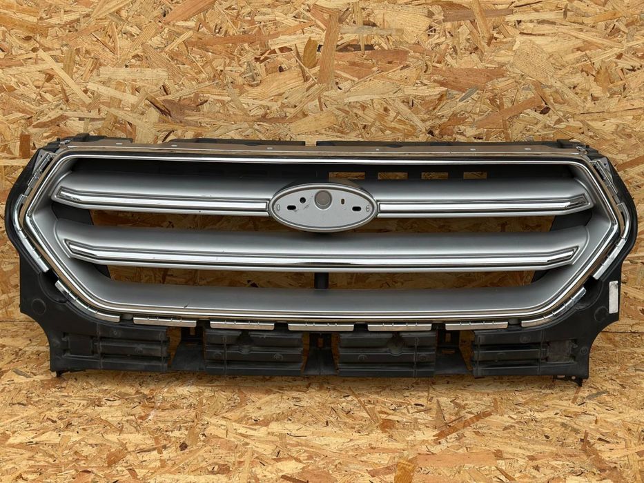 Решітка Ford Kuga/Escape 2015-19р Оригінал б/у