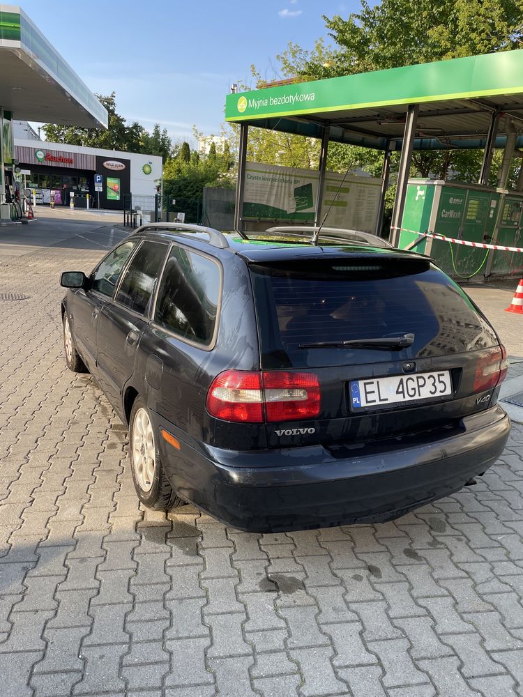Volvo v40 2002 rok 1,9 tdi.