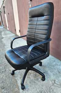 Кресло офисное компьютерное Ледли экокожа черная
