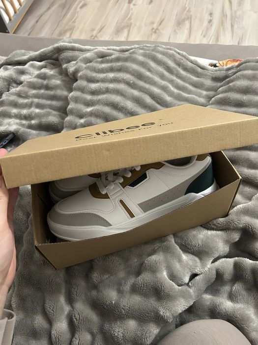Nowe buty męskoe adodasy
