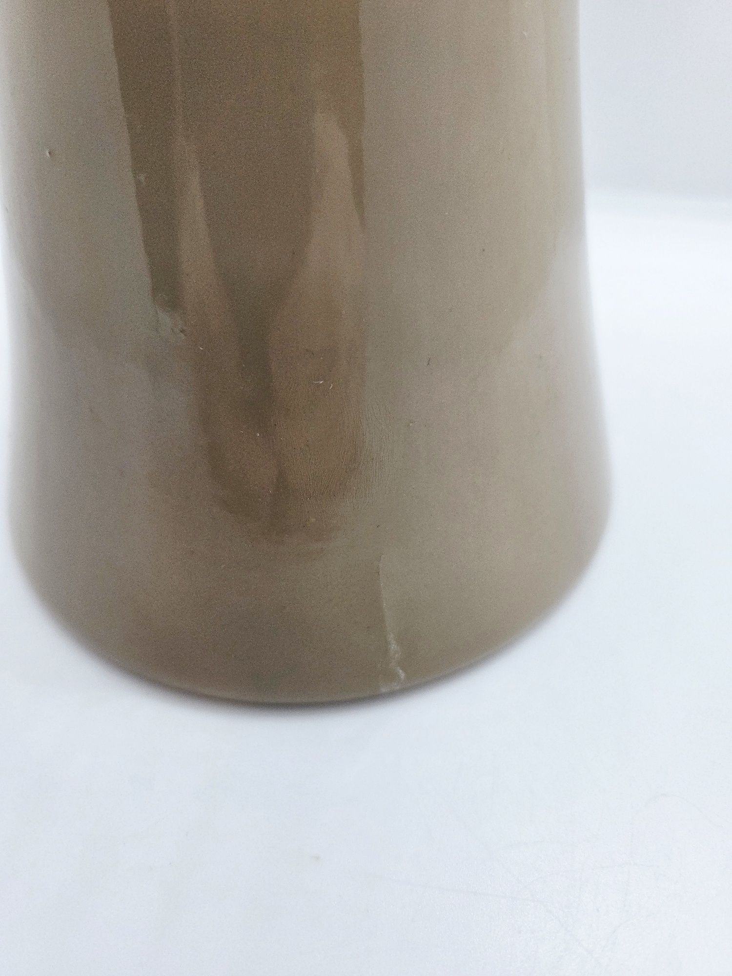 Wazon ceramiczny beżowy 22 cm wysoki brązowy