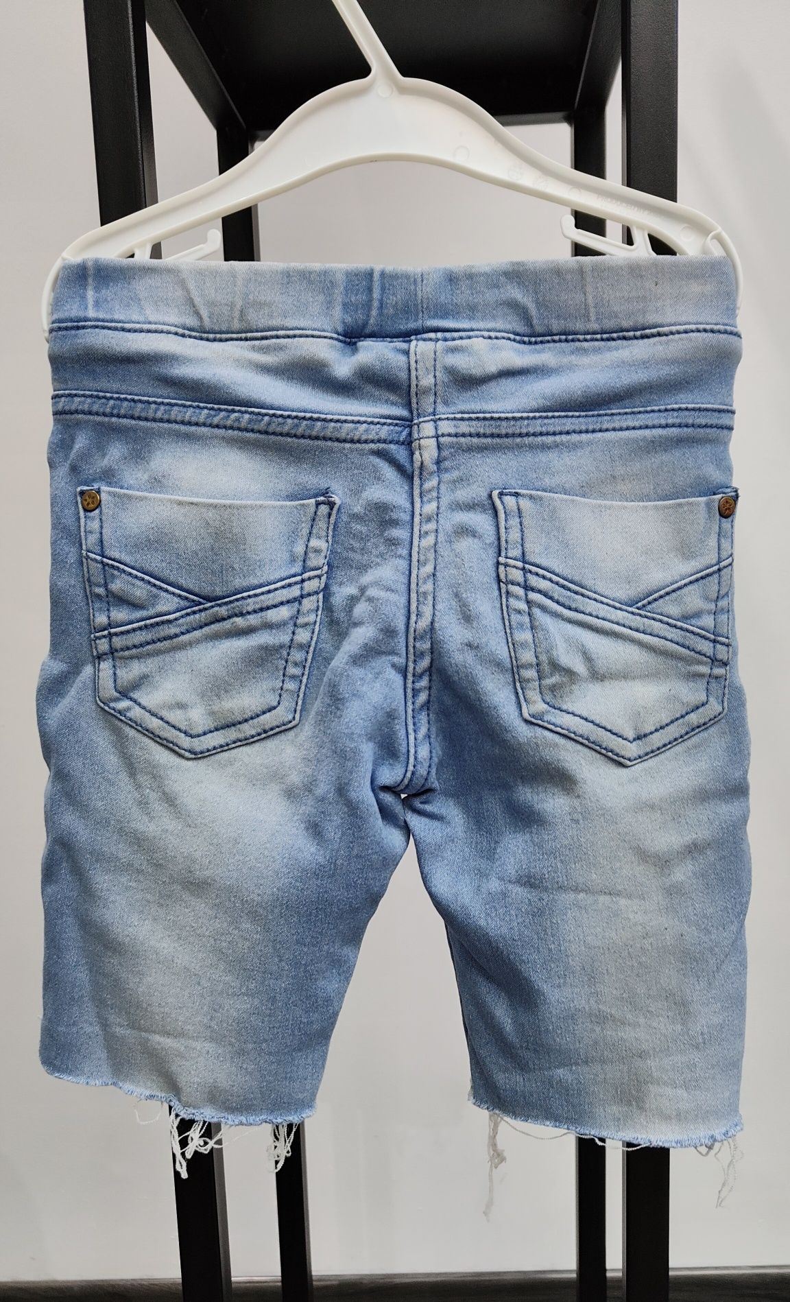 Krótkie jeansowe spodenki 116