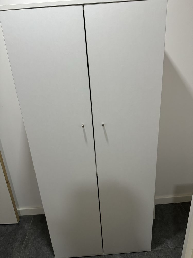 Roupeiro lacado a branco