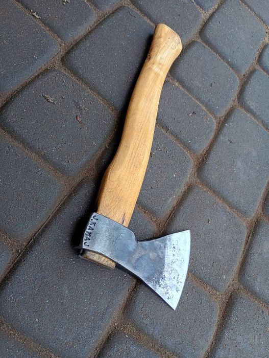 Ręcznie kuta siekiera 0,7kg Końskie