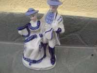 porcelanowa figurka renesansowa para