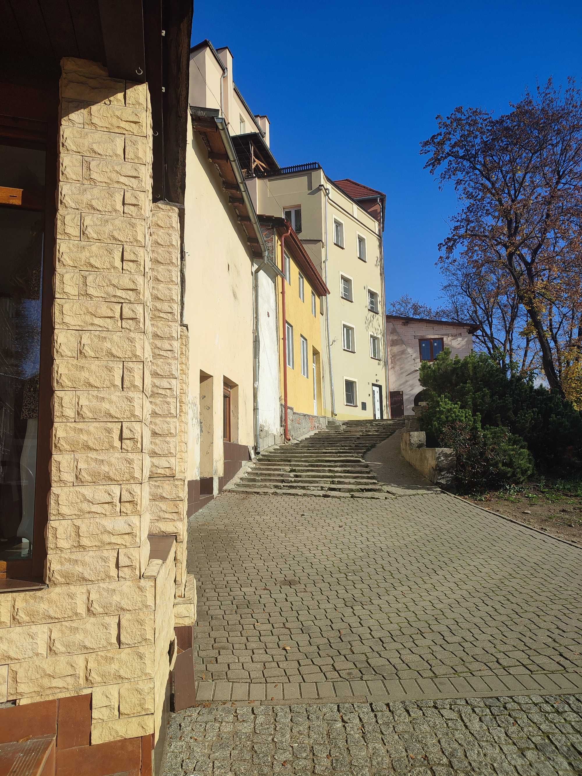 Wynajmę lokal użytkowy w centrum  Kłodzka. Biuro, usługi. Parking.