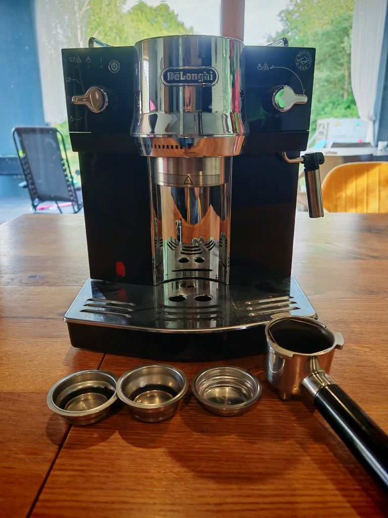 Ekspres De Longhi EC820.B
