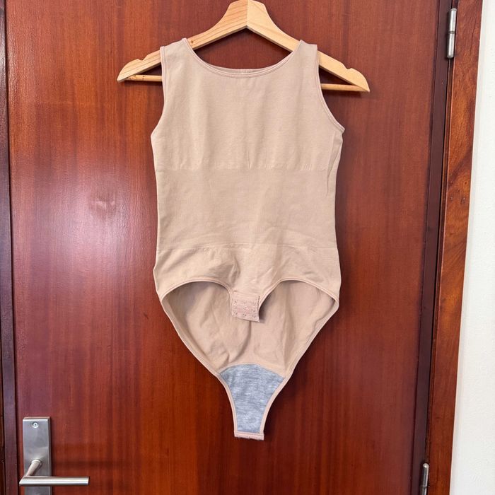 Body cor Bege Novo