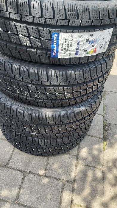 Nowe Opony  Całoroczne Dostawcze  Falken  Trafic  VW T5 Vito