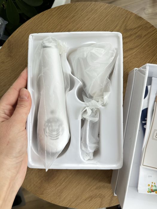 Мікрострумовий RF масажер для обличчя Medica+