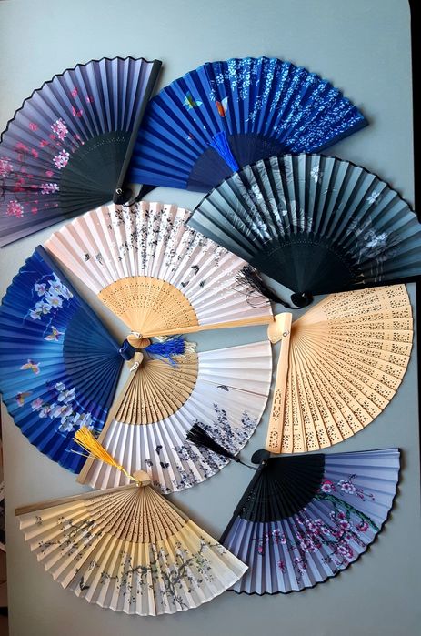 Чудові, яскраві  віяла.