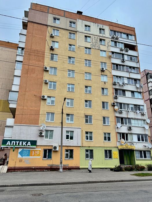 Простора 2к Космос, є гардеробна, вул.Романтична