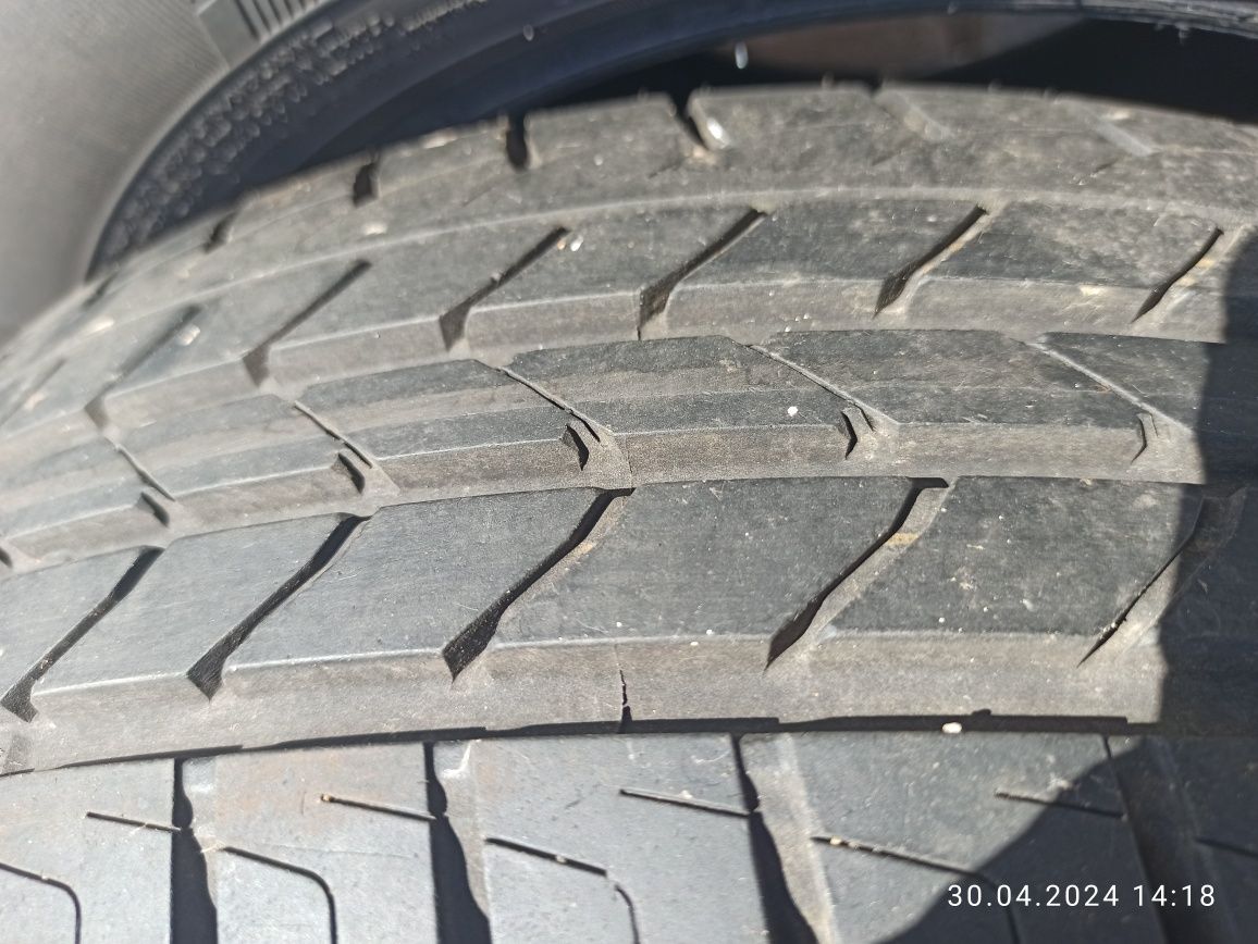 186/65R15 88T Goodyear Ultra Grip lato