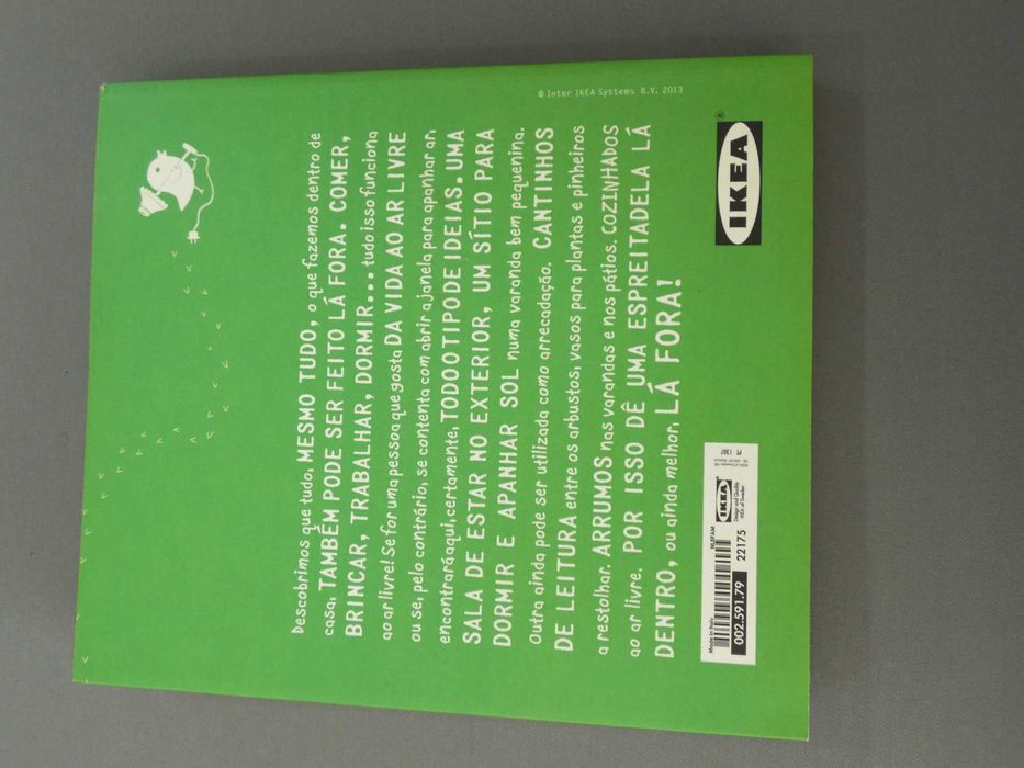 Livro Um Pé Dentro e um Pé Fora