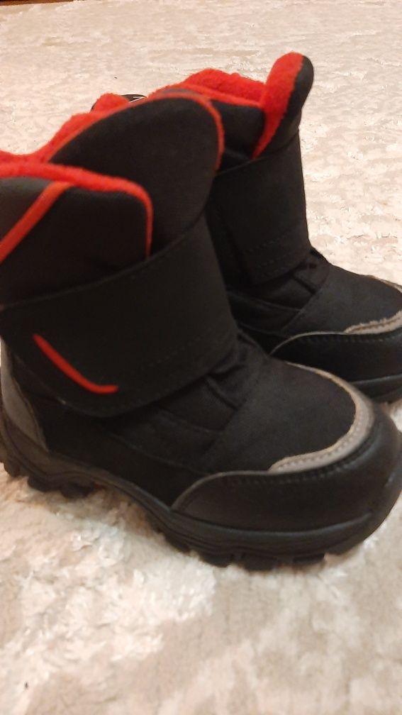Зимові чоботи, сапожки, дуже класні, 14.5 см устілка
