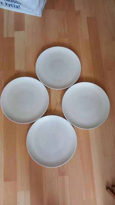 zestaw 4-ch płaskich talerzy Ikea średnica 26 cm