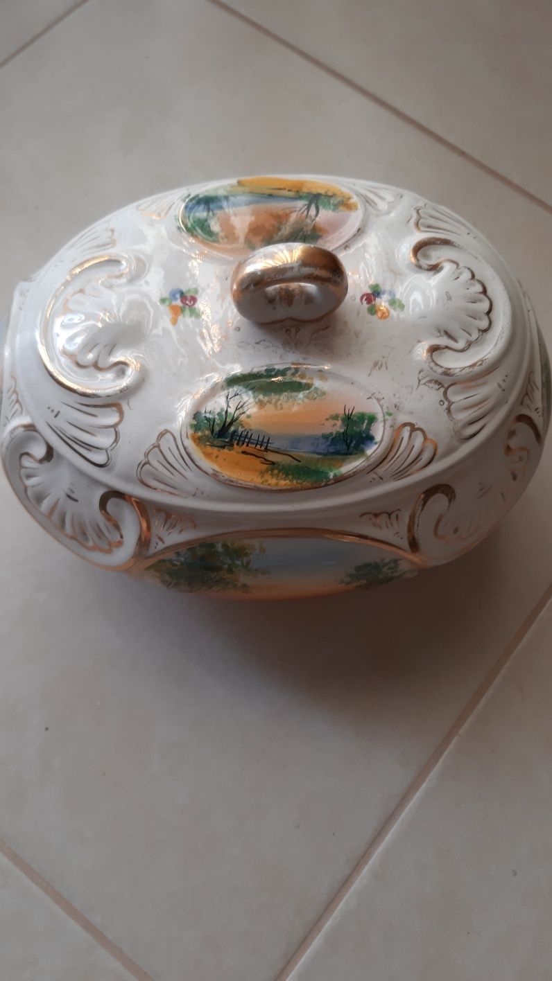Terrina antiga porcelana Alcobaça Raúl Bernarda