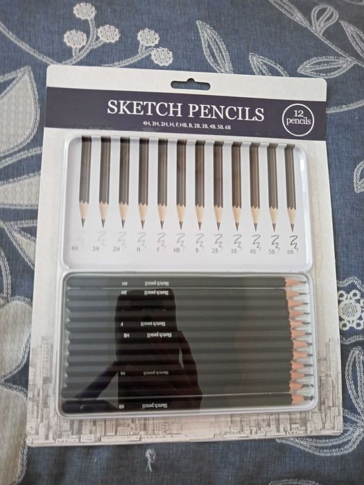 ołówki do szkicowania nowy zestaw ołówków w etui